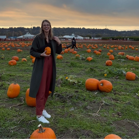 Meet your Posher - Picture 7 of 8